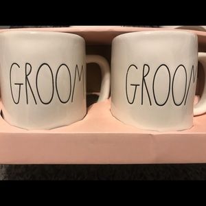 RAE DUNN mugs.